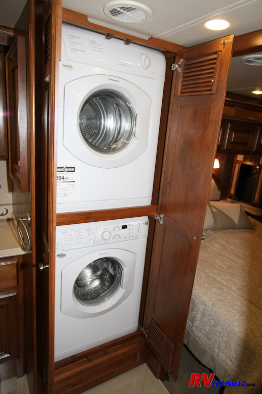 Click to view fullsize /articlepics/35_2012_Phaeton_40QBH_image-20.jpg