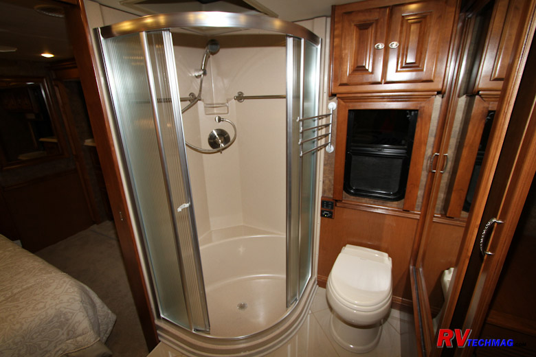 Click to view fullsize /articlepics/35_2012_Phaeton_40QBH_image-21.jpg