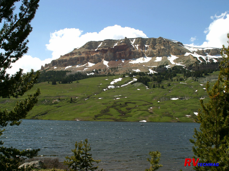 Click to view fullsize /articlepics/4_yellowstonebyrv_image-51.jpg