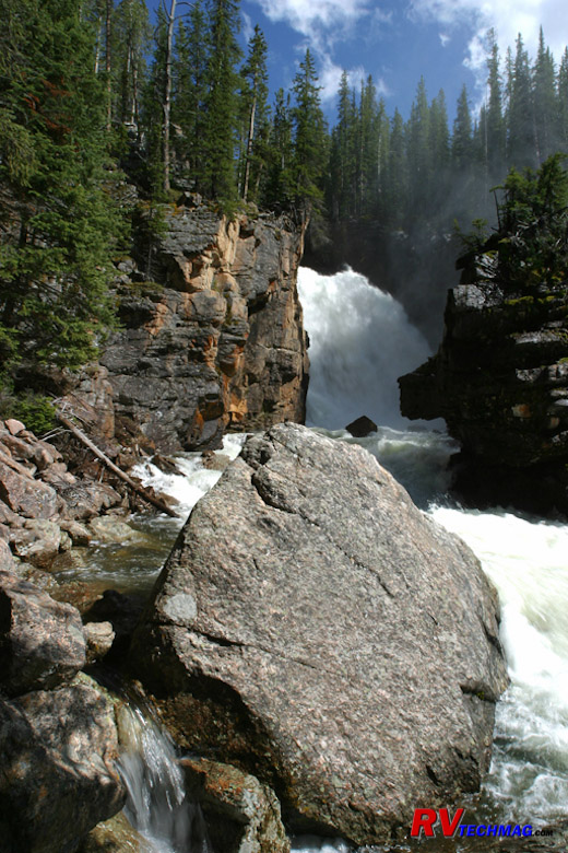 Click to view fullsize /articlepics/4_yellowstonebyrv_image-52.jpg