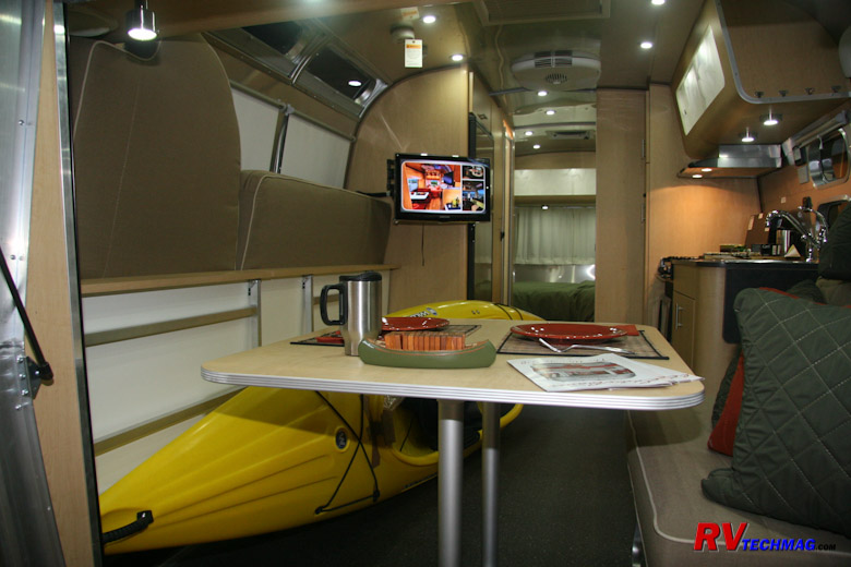 Click to view fullsize /articlepics/24_airstream_image-3.jpg