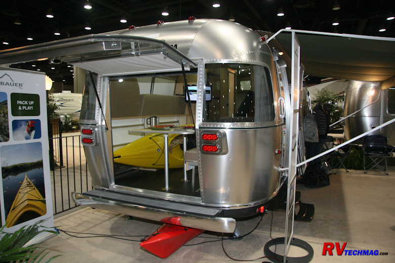 Click to view fullsize /articlepics/24_airstream_image-4.jpg