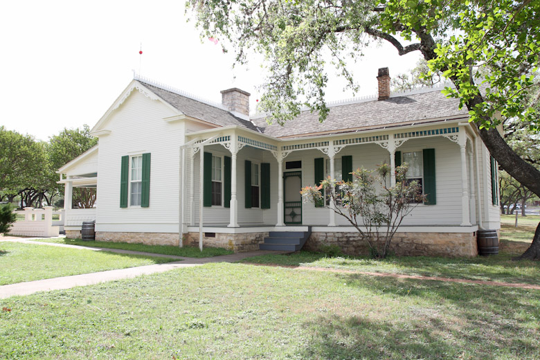 Click to view fullsize /articlepics/29_texashill_image-4.jpg