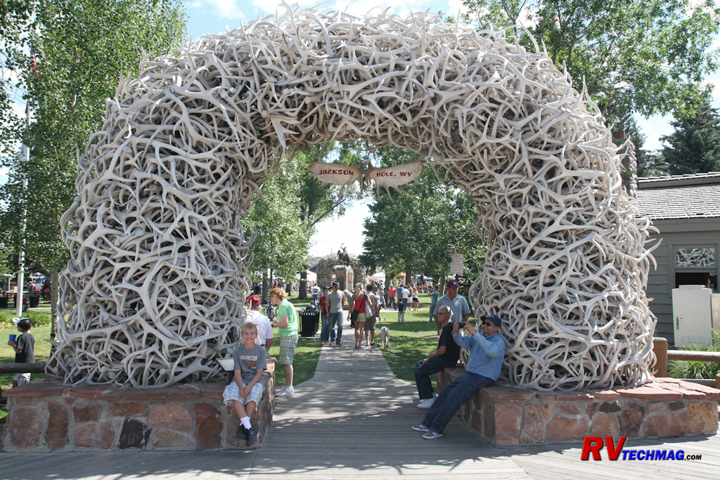 Click to view fullsize /articlepics/55_tetons_image-13.jpg